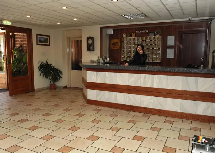 Ekali Hotel